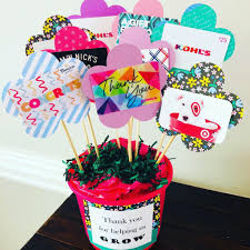 More on pinterest whether you're giving a group gift for the teacher, the office staff, the admin, your boss, a baby shower, a bridal shower or even collecting for a family in need, you'll find even more ideas when you follow gift card. How To Make A Gift Card Bouquet For Teachers Glitter On A Dime