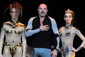 Manfred has always been fascinated by the creative arts and by in 1973, thierry mugler presented his first collection titled 'café de paris'. Cxcwa3eit3newm