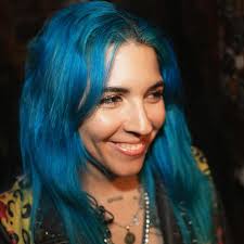 Ayer volví a salir en @laruletadelasuerte de @antena3com con mi canción  “Deberes de Terapia” como protagonista de un panel e interpretada por mi  admirado @joaquinpadillaoficial 💙 #celiabecks #laruleta  #laruletadelasuerte #antena3