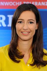 März 2014 die 'tagesthemen' im ersten. Pinar Atalay Man Muss Sich Selbst Hinterfragen Gala De