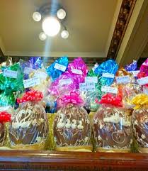 Trabajamos chocolate mapsa con leche y blanco!!! 5 Opciones Para Comprar Huevos De Pascua Originales En Semana Santa Gustos Sin Reservas