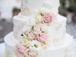 A tender display of tea roses, dahlias, and golden ferns finish off the rustic vibe. 100 Beautiful Wedding Cake Ideas Art Home