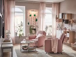 Un Petit Salon Chic Pour Deux In 2020 Ikea Living Room Relaxing Living Room Elegant Living Room