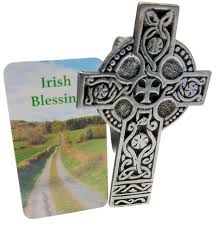 Westmon Works Irische Visier-Clip, keltisches Kreuz von Irland, Zinn,  Auto-Dekoration mit Segens-Gebetskarte für Fahrer : Amazon.de: Auto &  Motorrad