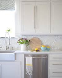 But sleek and white doesn't have to equal boring. Zdesign At Home On Instagram The Time Has Finally Come For You To Join All Of Us Ontheblog For A Fun Spring Li Chic Kitchen Kitchen Renovation Home Kitchens