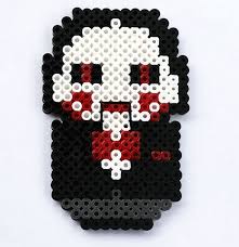 Quand Halloween Fait Son Cinema D Horreur En Perles Hama Perles Hama Pour Halloween Motifs Perler Perles A Tisser
