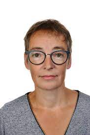 Wenn ihr es richtig angeht, dann könnt auch ihr eine professionelle und fesselnde band bio schreiben. Kunstler Vita Atelier Mamuk