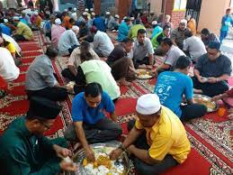 Salah satunya mandi setelah makan. Makan Buletin Mutiara