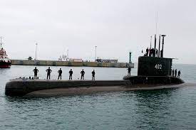 Hilangnya kapal selam kri nanggala 402 dengan 53 awak di perairan selat bali sejak hari rabu (21/4) mengingatkan akan kecelakaan kapal selam di masa lalu. Xinpylsjj3jtgm