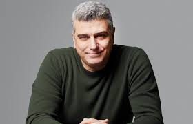 Ο βλαδίμηρος κυριακίδης αποκαλύπτει την «κρυφή» αγάπη του για το πλέξιμο! Ti Eipe O Bladimhros Kyriakidhs Gia Thn Amoibh Toy Apo Amerikanikh Tainia