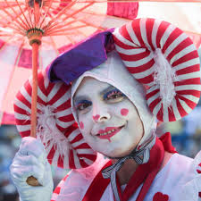 The Dragon Plaza Welcome to Fair Hullabaloo 🐲🧚🏾‍♀️🦹🏻‍♀️ 🎷🥁You can't  miss it! Your adventure begins with a bang: Everyday from 11:30 to 1:30  you'll find the delights of the Mystics of Nibiru,