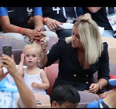 Native du pays basque espagnol, erika choperena est la femme du joueur de football français le 8 avril 2021, la famille s'agrandit avec la naissance d'un troisième enfant, une petite fille prénommée alba. 900 Idees De Erika Choperena En 2021 Griezmann Antoine Griezmann Joueurs De Foot