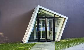 Daniel libeskind was invited to return to the felix nussbaum haus in osnabrück, germany, his first completed project, to design an extension 13 years after the museum's opening. Felix Nussbaum Haus Osnabruck Iv Foto Bild Menschen Bilder Auf Fotocommunity