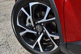 I know all the low hp, fwd people complain about. 2018 Toyota C Hr Review Autoguide Com
