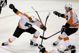 He led many other statistical categories but one he surely didn't lead is the unofficial one that came to bear his name, the gordie howe hat trick, which is a goal, an assist and a fight in the. Wayne Simmonds With 2 Gordie Howe Hat Trick Flyer Philadelphia Flyers Penguins