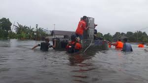 Cara mengatasi kekerasan dalam rumah tangga adalah dengan jalan komunikasi efektif. 10 Tips Menghadapi Banjir