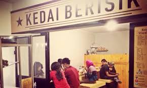 Yups, tempat yang satu ini kerap dihubungkan dengan lokasi kita bisa mengisi perut. 20 Cafe Tempat Nongkrong Di Bandung Yang Paling Hits Java Travel