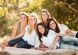 Home Decoration Magazine Group Picture Poses Group Photo Poses Sister Poses