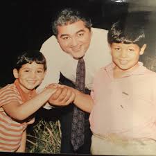 بعد تردد أقاويل عديدة خلال الفترة الماضية حول انتهاء حياتهما الزوجية، أكدت النجمة نيللي كريم انفصالهما رسميا عن زوجها أخصائي التغذية الدكتور هاني أبو النجا، بعد زواج دام 11 عاما. Ù†ÙŠÙ„Ù„ÙŠ ÙƒØ±ÙŠÙ… ØªØ²ÙˆØ¬Øª Ø³Ø±Ø§ ÙˆÙ‡ÙŠ Ù‚Ø§ØµØ± ÙˆØ§Ø¨Ù†ÙŠÙ‡Ø§ Ø´Ø§Ø¨ÙŠÙ† ØªØ®Ø±Ø¬Ø§ Ù…Ù† Ø§Ù„Ø¬Ø§Ù…Ø¹Ø© ØµÙˆØ± Ø£Ø­Ø¯Ø§Ø« Ù†Øª