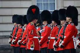 Same as the changing of the guard at buckingham palace, the horse guards parade changing guard also is from monday to saturday starts at 11:00 am, and sunday at 10 am. Changing Of The Guard Dates Times