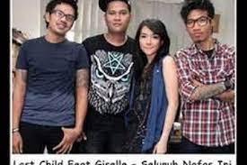 Am f lihatlah luka ini yang sakitnya abadi c g yang terbalut hangatnya bekas pelukmu am f aku tak akan lupa tak akan pernah bisa c g tentang apa yang harus memisahkan kita. Chord Gitar Dan Lirik Seluruh Nafas Ini Last Child Feat Gisel Bangka Sonora Id