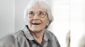 Harper Lee, 'To Kill a Mockingbird' author, dies at age 89