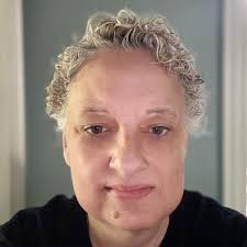 What are good primary care physician practices in Leander with later and  weekend hours and online portals?