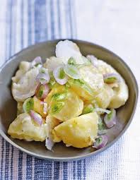 Salade De Pommes De Terre Oeufs Et Mayo Blanche Aux Herbes Des Idees De Repas Froid A Emporter Partou Salade Pomme Salade Pomme De Terre Recettes De Cuisine