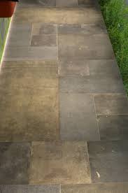 Mehrformatige Verlegung Mit Feinsteinzeug Von Xs Bis Xxl Format Fur Den Innen Fliesen Terrasse Fliesen Aussenbereich Naturstein Terrasse