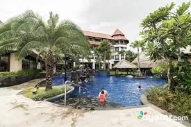 The island of bali is so rich in culture, heritage, and religion, and you will see that reflected throughout the design of the hotel, as well as the cuisine, and even the clothing that the hotel staff members wear. Holiday Inn Resort Bali Benoa Review What To Really Expect If You Stay