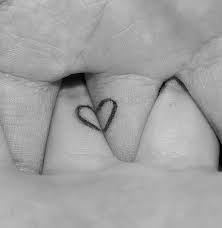 Image Result For Tiny Tattoos On Wrist Tatuagens Que Combinam Tatuagem Que Combina Tatuagem No Dedo