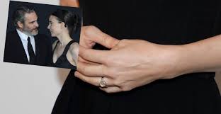 That glint is likely coming off the impressive diamond engagement ring owned by mirka federer, wife of the tournament's second seed and men's finalist, roger federer. The Year Of Smallish Celebrity Engagement Rings The Adventurine
