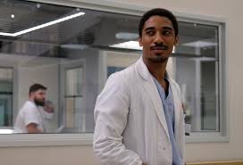 Giusy buscemi , nel ruolo di una nuova dottoressa del policlinico ambrosiano. Alberto Malanchino Kidane Has A Dramatic Journey On Doc Season 2