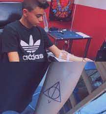 Tatuaggio di barbiere ragazzi carini personaggi fidanzati ragazze foto divertenti uomini style. Luciano Spinelli On Twitter Ecco Qui