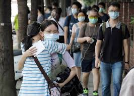 今年指考延後到7月28至30日辦理，是指考上路20年來首次延期。 本報資料照片 今年有4萬1321名考生報名大學 指考 ，比去年少2432人，創新低。 7b0y4gniynmxzm
