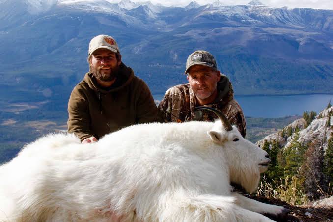 Mountain Goat Outfitters BC - Scoop Lake Outfitters