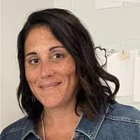 Lindsay Lesiczka's Instagram, Twitter & Facebook