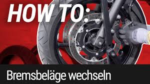 Stark abgefahrene bremsbeläge stellen dabei ein sicherheitsrisiko dar. How To Bremsbelage Wechseln Am Motorrad Youtube