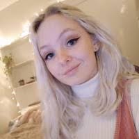 Lucy Newton's Instagram, Twitter & Facebook