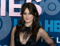 Shailene Woodley S Hairstyles Over The Years