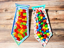 Make your dad feel like a million bucks with this baseball father's day card diy. The Best Diy Father S Day Card Father S Day Candy Tie Natural Beach Living