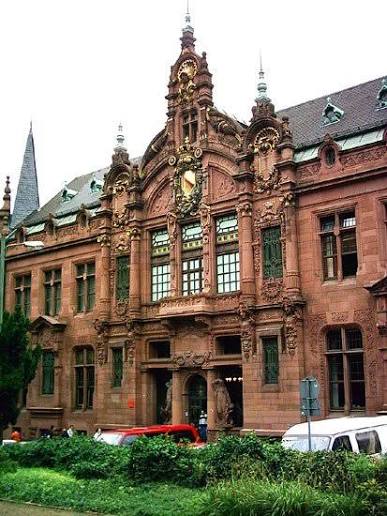 University of Toronto campus building