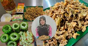 Resep pare goreng telur, bahan pare dan telur, bumbu garam, lada bubuk tepung maisena secukupnya, cara potong pare sesuai. Peria Crispy Salted Egg Senang Membuatnya Kudapan Penuh Khasiat Mingguan Wanita