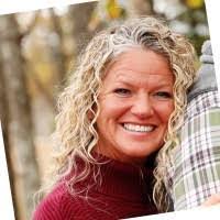 Ashley Hysell's Instagram, Twitter & Facebook