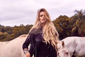 Find yasmin brunet news, videos, and pictures here. Yasmin Brunet On Instagram Hair Actresses Hair Styles
