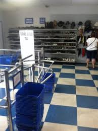 Tucson, az 85705 520.622.4352 showroom hours: Speedway Outlet 5421 E Speedway Blvd Tucson Az Clothing Retail Mapquest