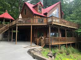 We provide a remote, secluded getaway for your vacation, disc golf, hiking, horseback riding, canoeing, kayaking, mountain biking or that special honeymoon. Luxury Lakehouse At Mammoth Cave Houses For Rent In Mammoth Cave Kentucky United States