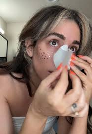How to Apply and Remove Glitter Freckles
