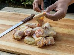 Basuh ayam dan rebus dengan air secukupnya bersama halia dan bawang putih. Doa Dan Tata Cara Memotong Ayam Yang Benar Sesuai Syariat