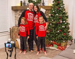 See more ideas about christmas photos, christmas pictures, family christmas cards. 5 Fun Christmas Card Ideas Your Whole Family Will Love Lazyone